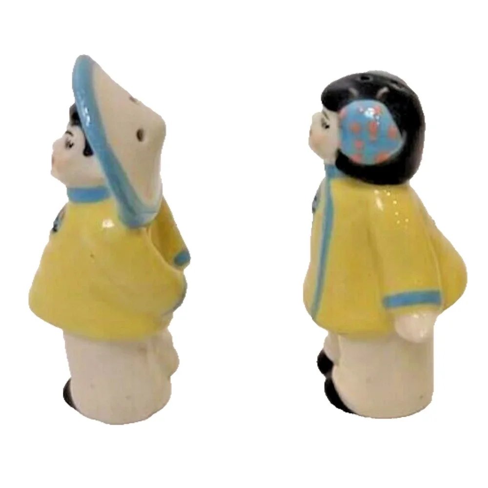 Vtg. Salt and Pepper Shakers Asian Boy Girl Yellow Blue Coolie Coats